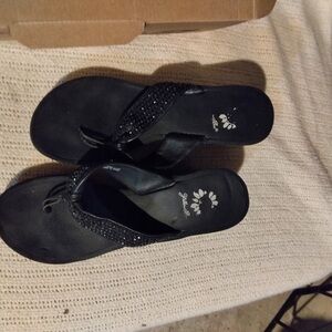 Elegant Black Women's Sandals with Sparkle